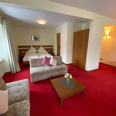 赫尔洛尼米酒店 酒店 科赫姆