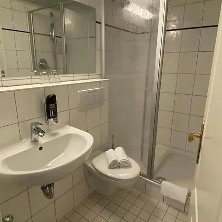 赫尔洛尼米酒店