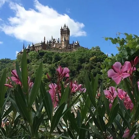 赫尔洛尼米酒店