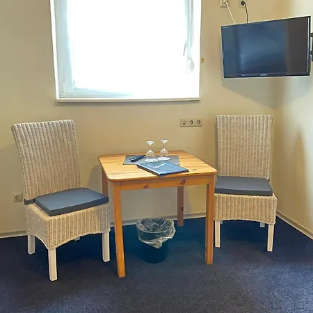 赫尔洛尼米酒店 2*